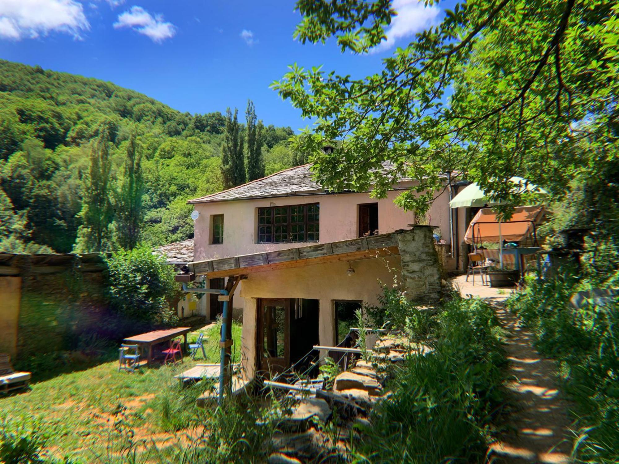 Albergue Eco El Beso - Vegano ตริอากาสเตลา ภายนอก รูปภาพ